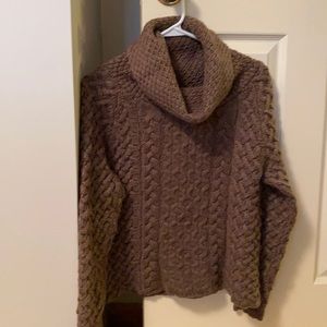 Cable knit sweater by Moda International Size small